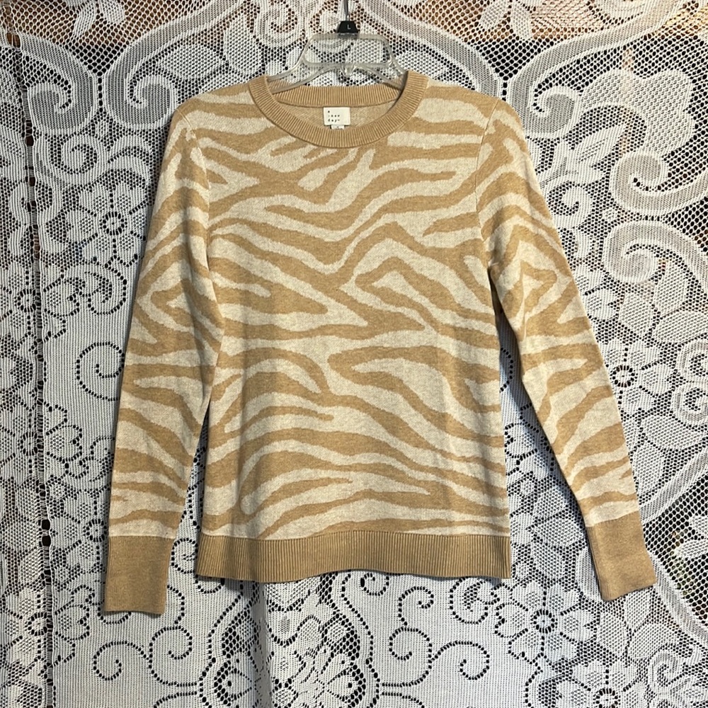 ⭐️ Brown Animal Print Sweater